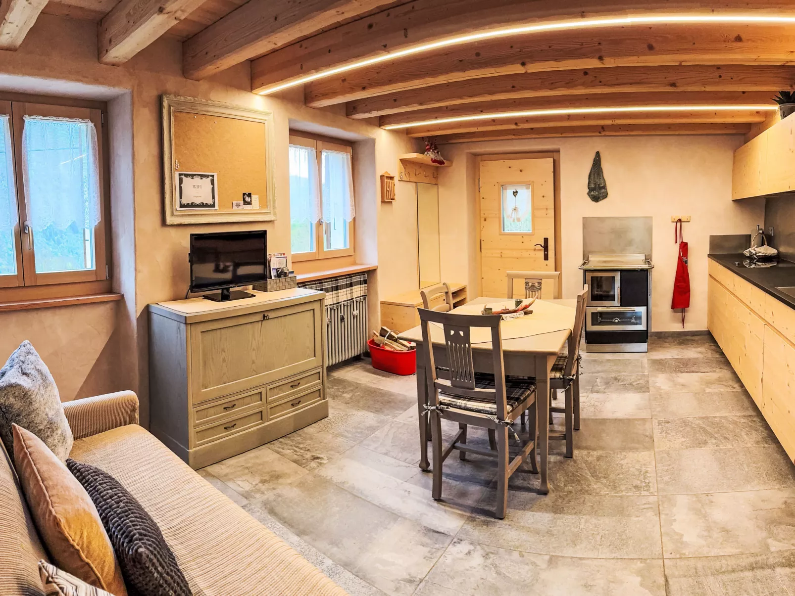 Chalet 'Casa al Pozzo' mit Bergblick - Binnen