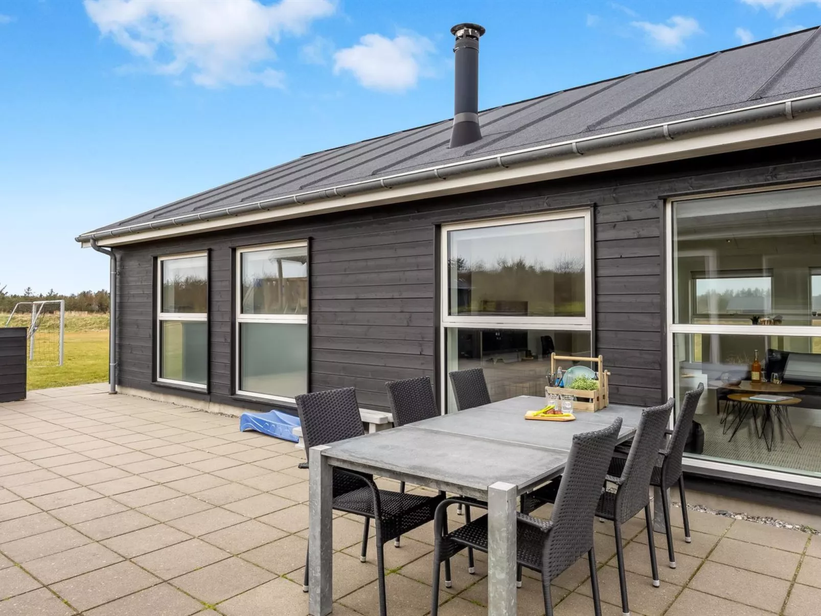 "Tatiane" - 1.5km from the sea - Buiten