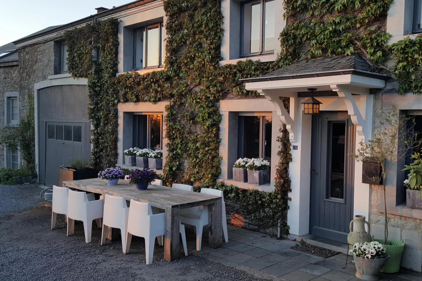 Au Foyer - Buitenkant zomer