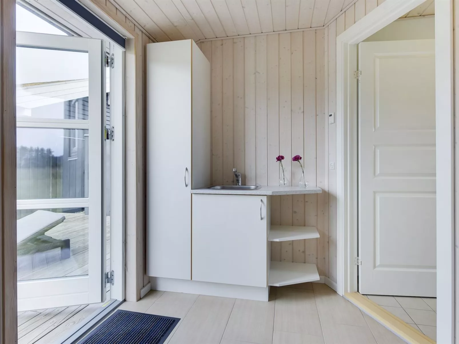 "Tessie" - 1.2km from the sea - Binnen