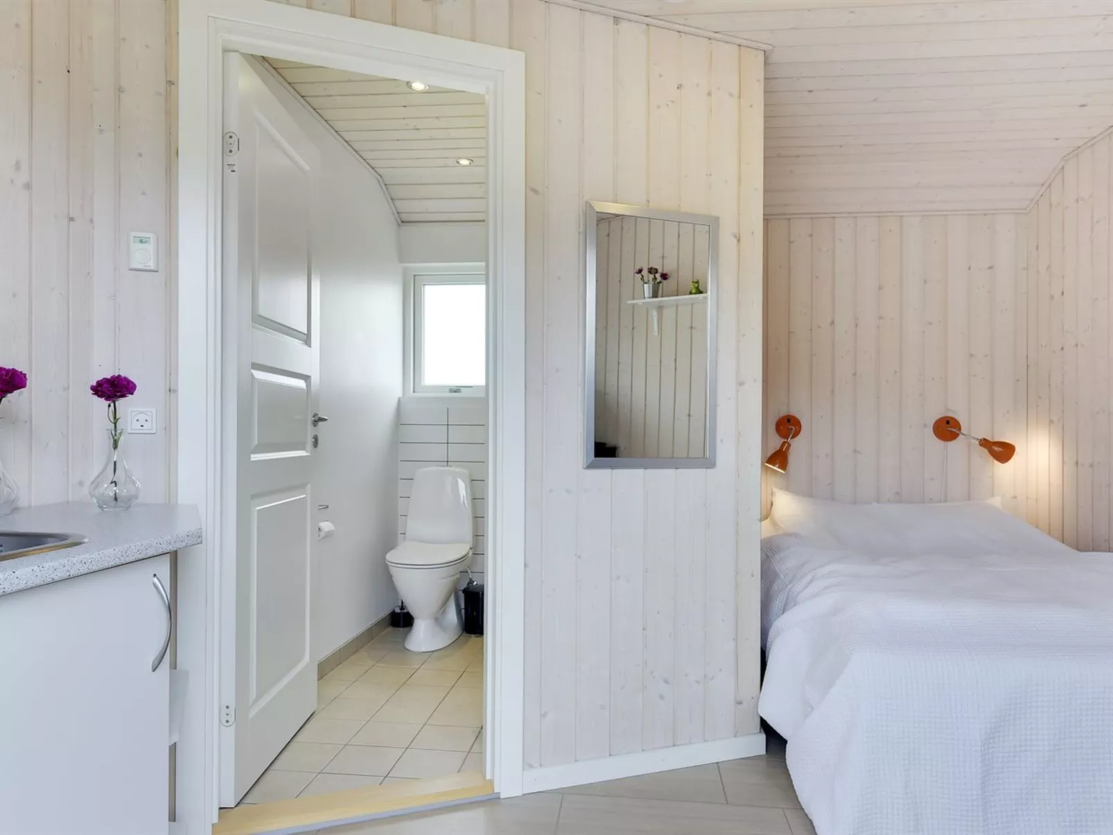 "Tessie" - 1.2km from the sea - Binnen
