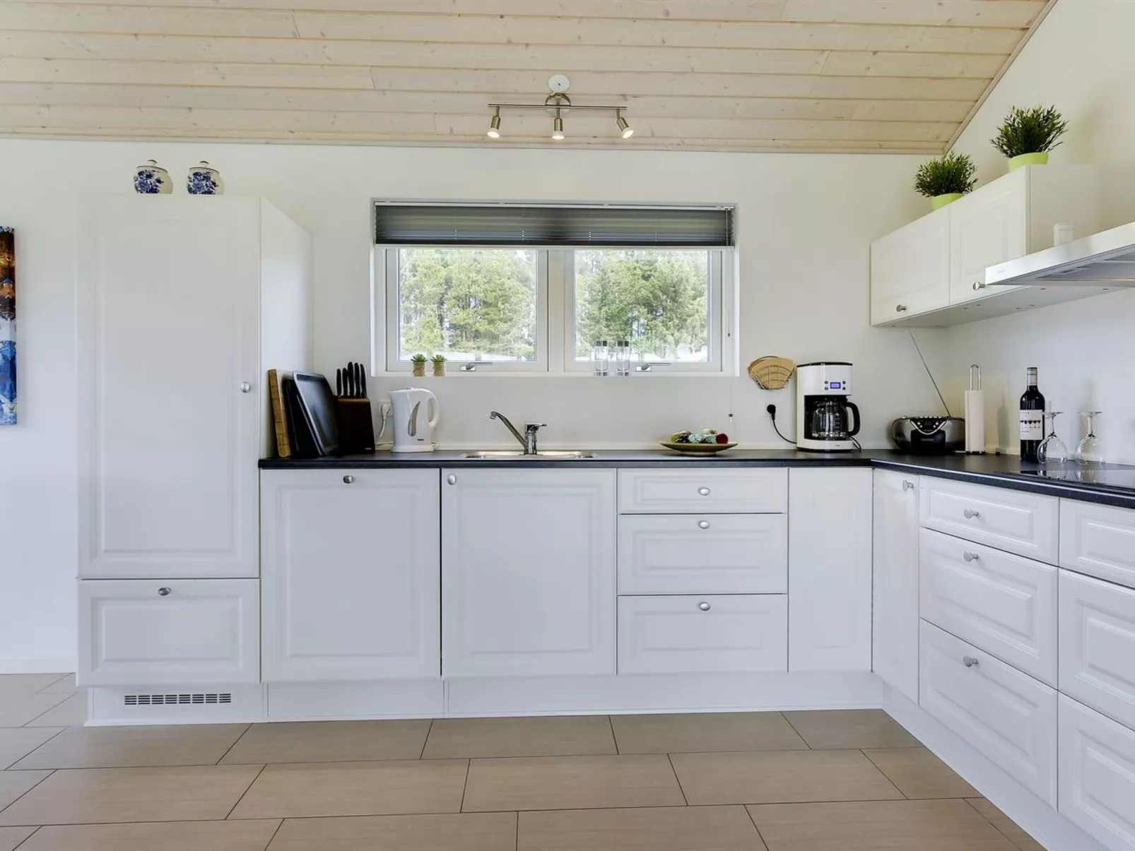 "Tessie" - 1.2km from the sea - Binnen