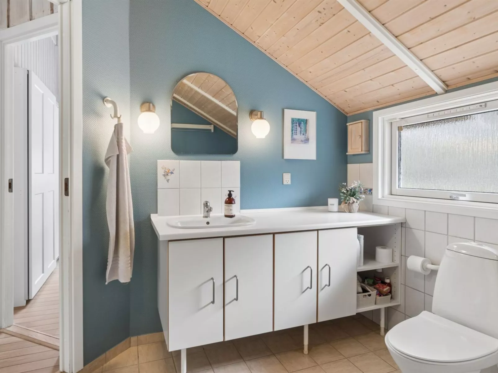 "Saija" - 2.1km from the sea - Binnen