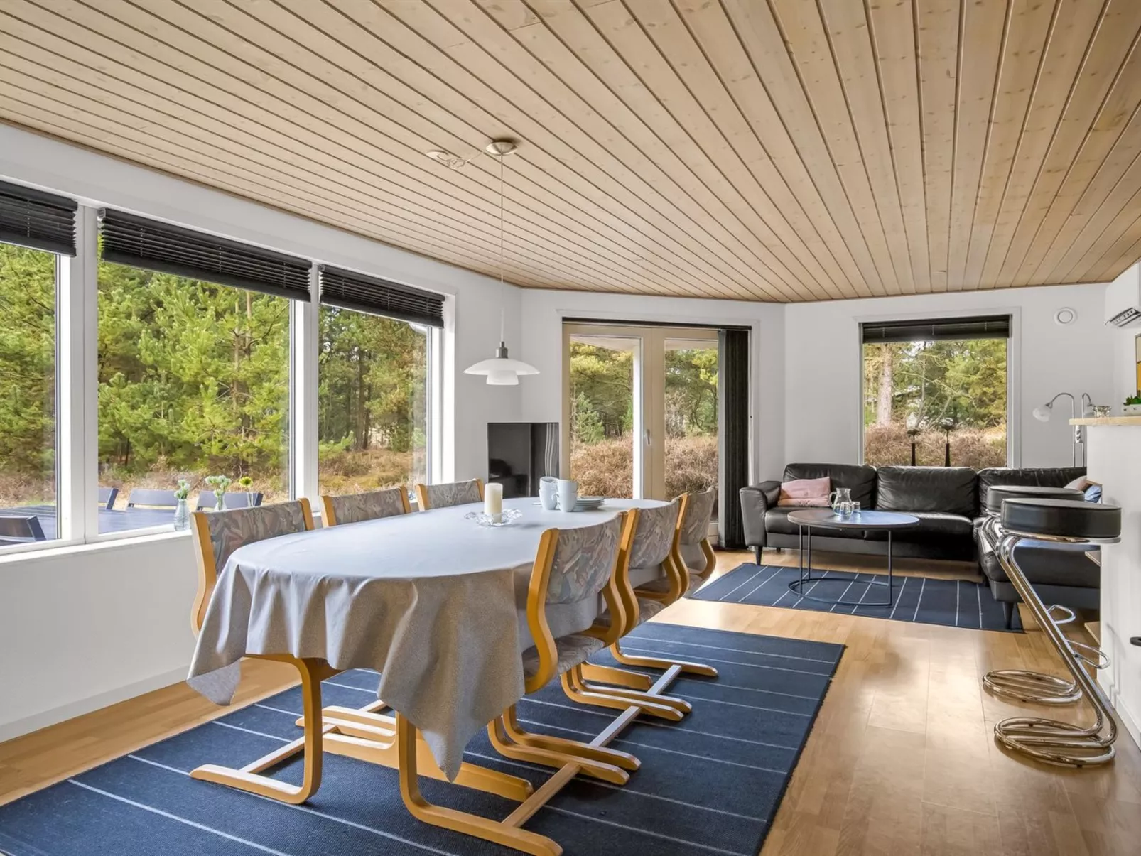 "Micke" - 3.2km from the sea - Binnen