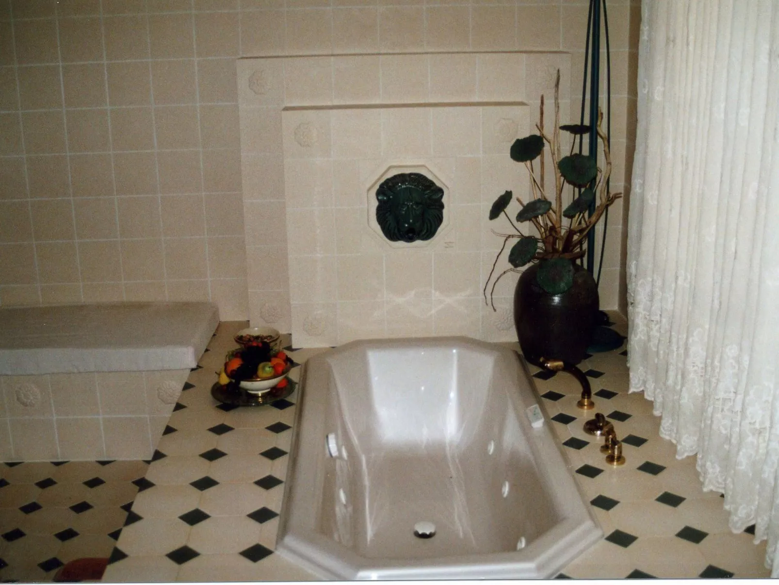 "La Capitelle" - Image-tags.info