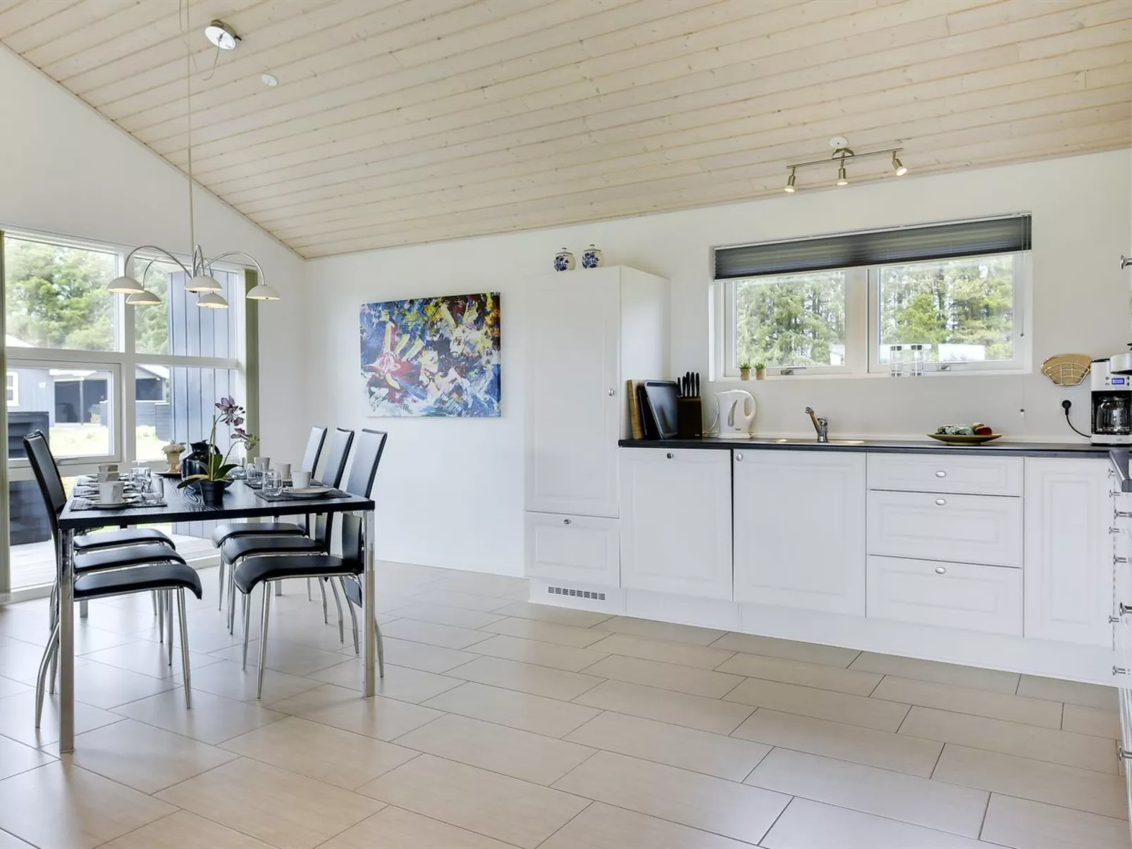 "Tessie" - 1.2km from the sea - Binnen