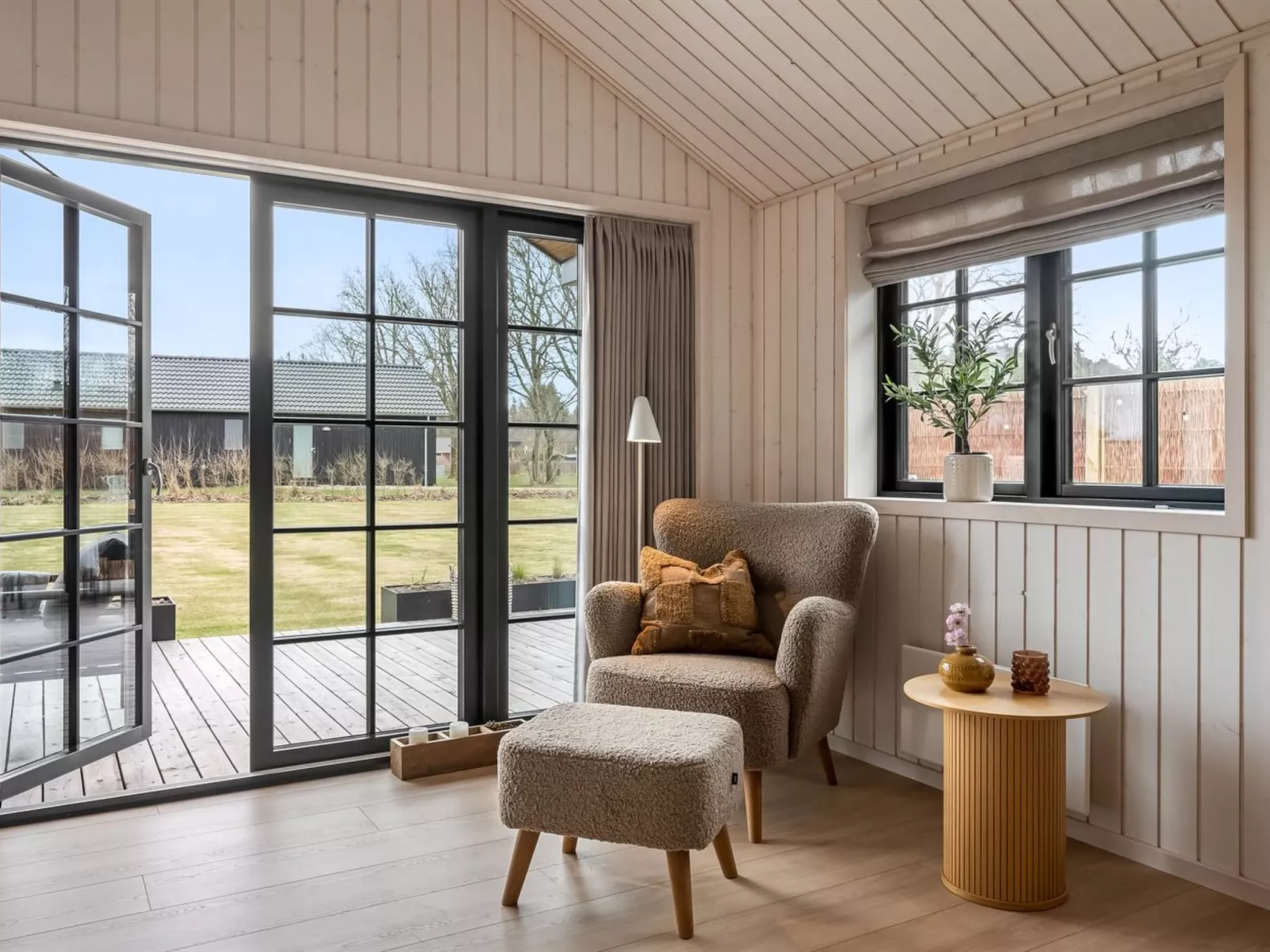 "Emin" - 2.8km from the sea - Binnen