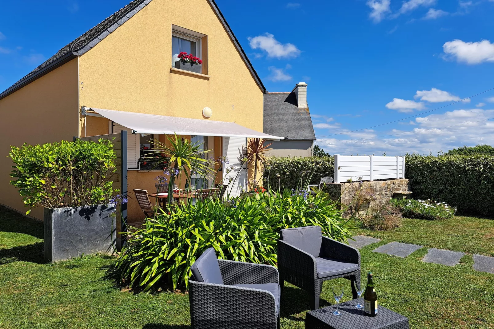 Ferienhaus Plounéour-Brignogan-Plages - Tuinen zomer