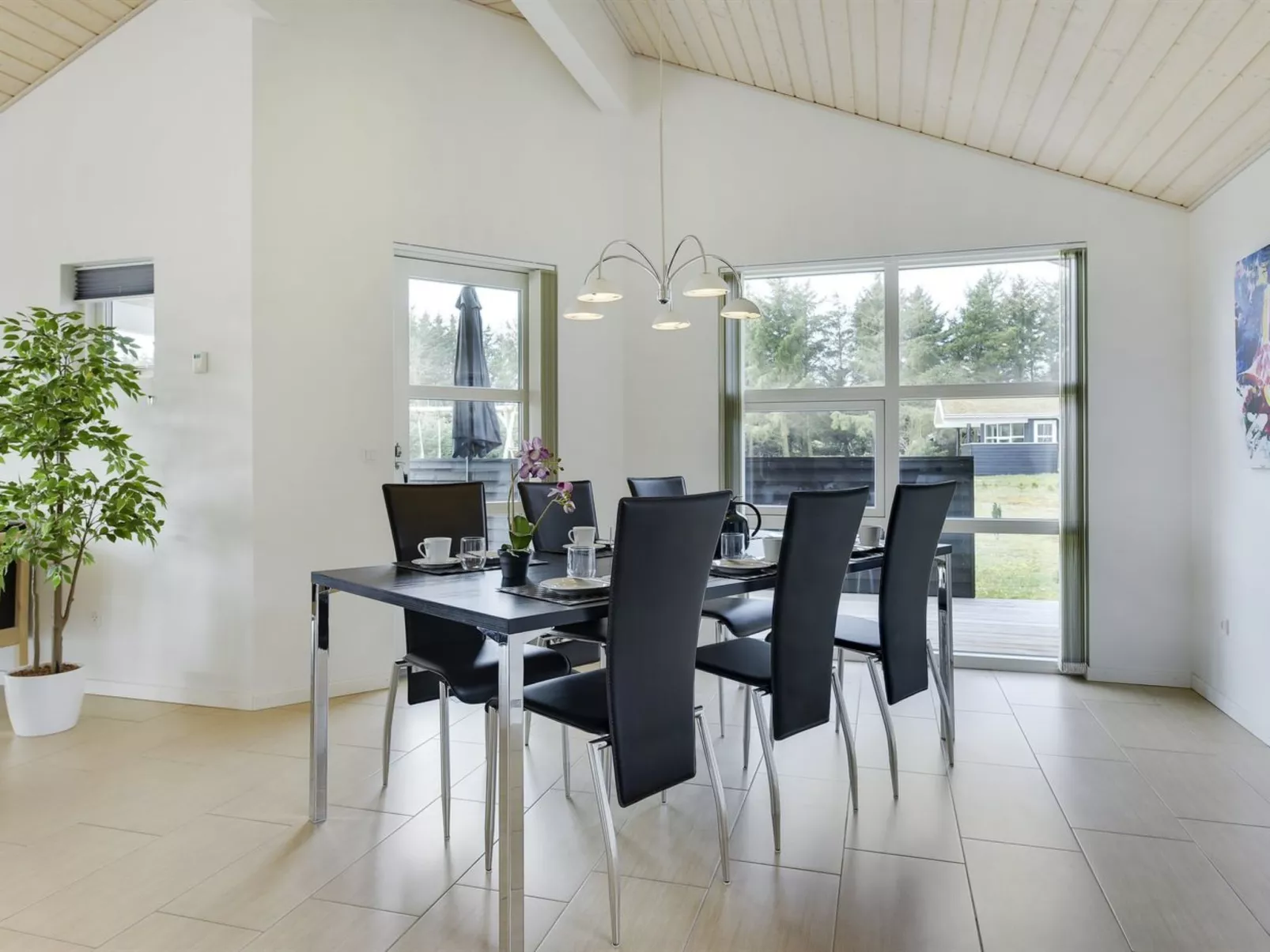 "Tessie" - 1.2km from the sea - Binnen