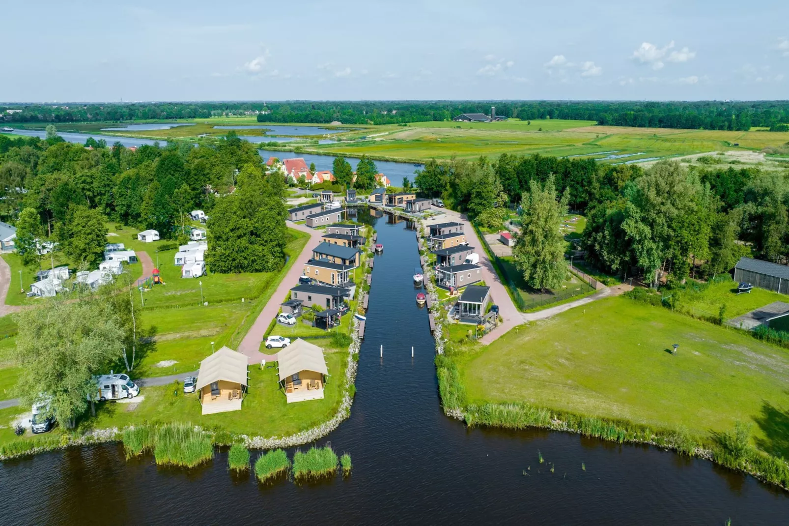 Vakantiepark Bergumermeer 11 - Gebieden zomer 1km