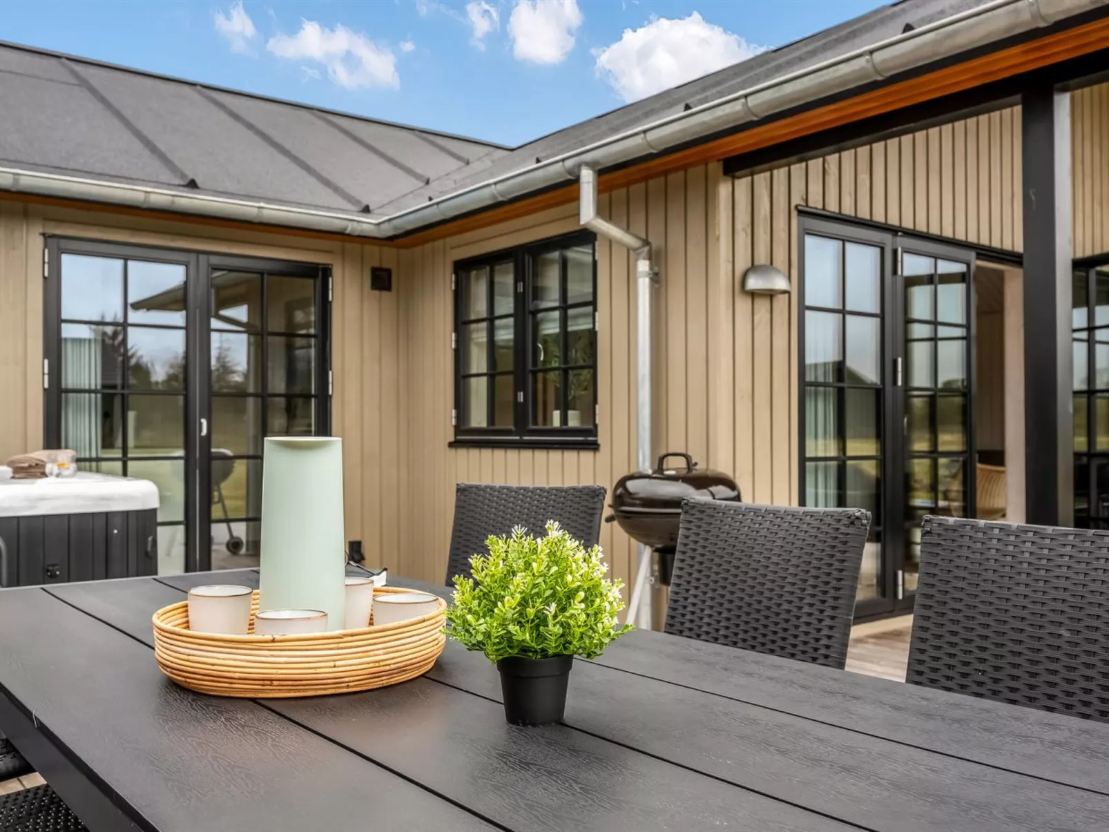 "Emin" - 2.8km from the sea - Buiten