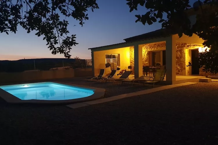 Le Mas - Buitenkant zomer