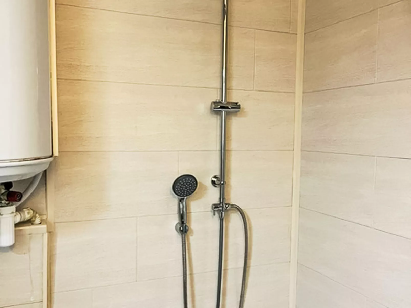 Astrid with parking & seaview - Binnen