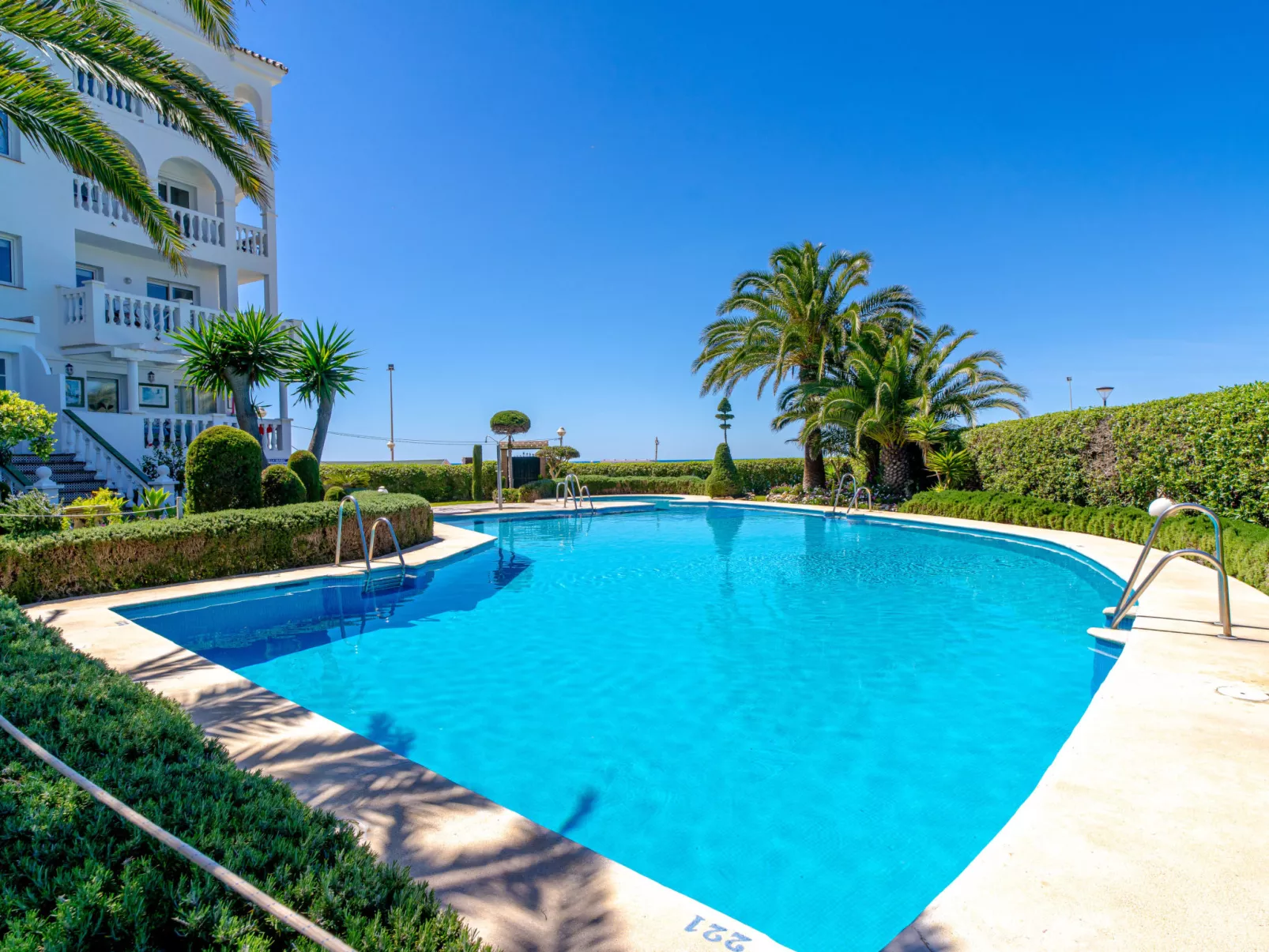 Stella Maris Beachfront 2J by Casasol