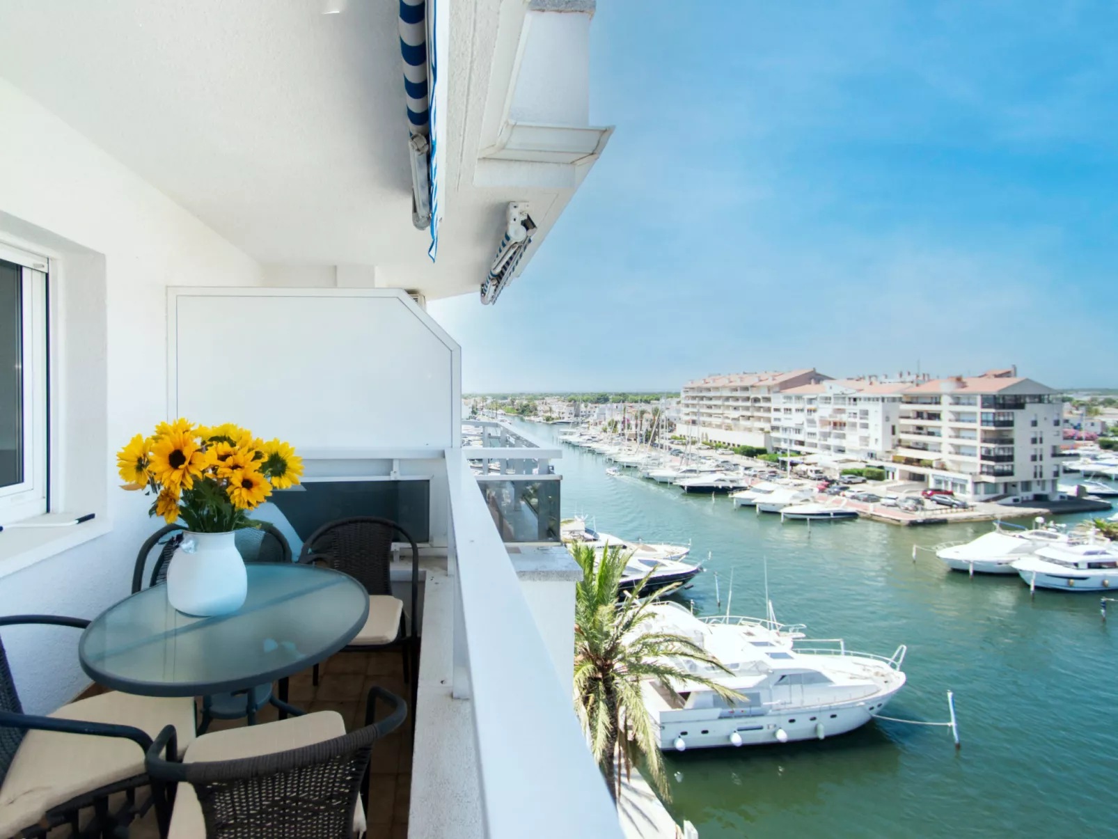 WELCS APARTAMENTO 264 EMP con vistas al canal