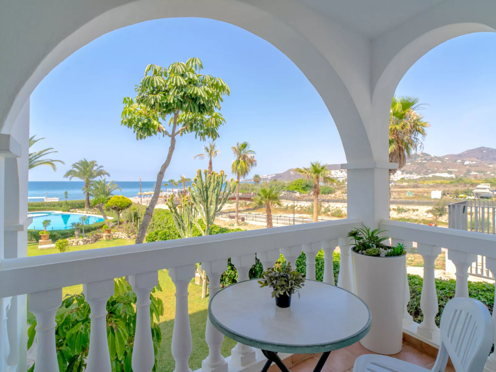 Stella Maris Beachfront B by Casasol