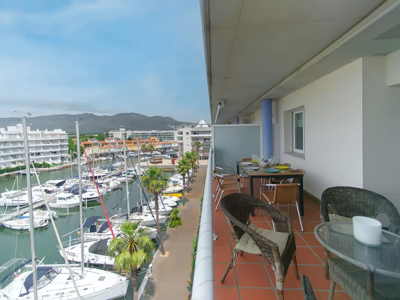 WELCS APARTAMENTO 254 EMP con vista al canal