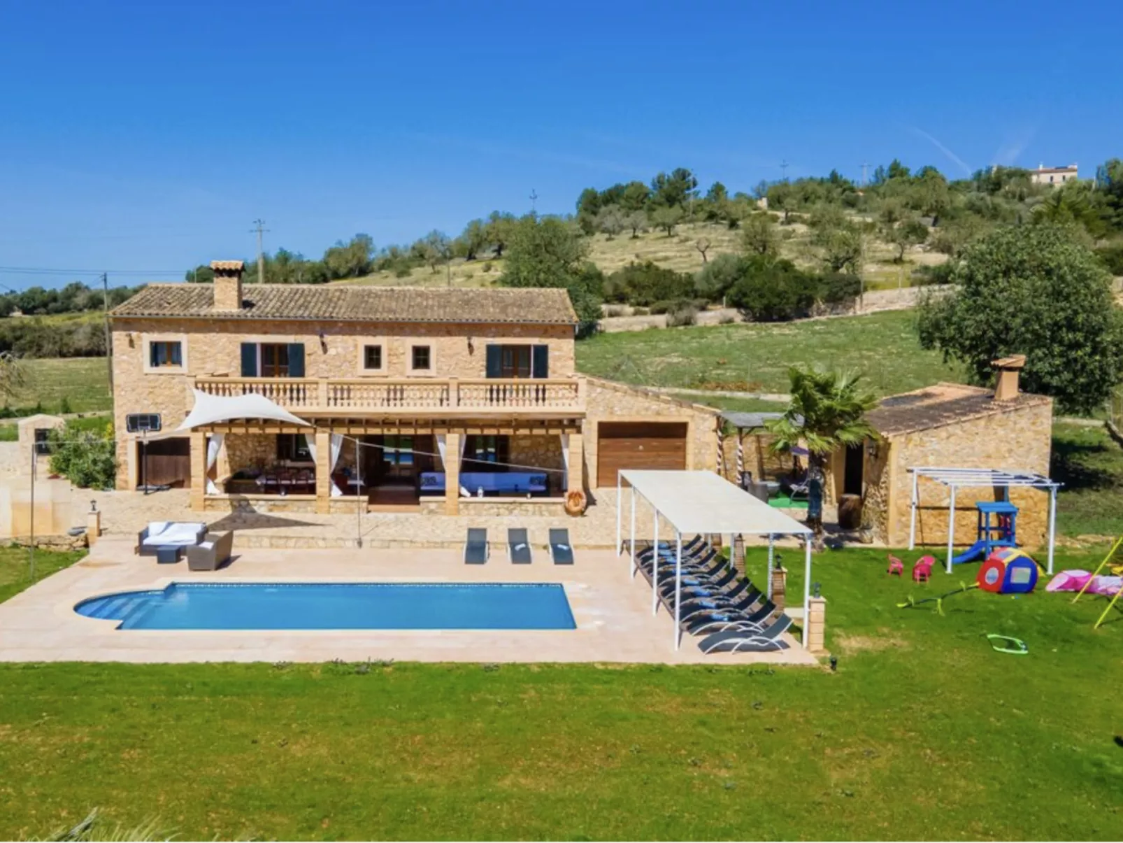 VILLA LORENZO MANACOR by PriorityVillas