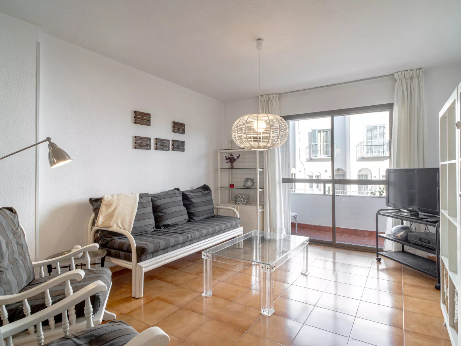 Carabeo II 5 Apartment by Casasol