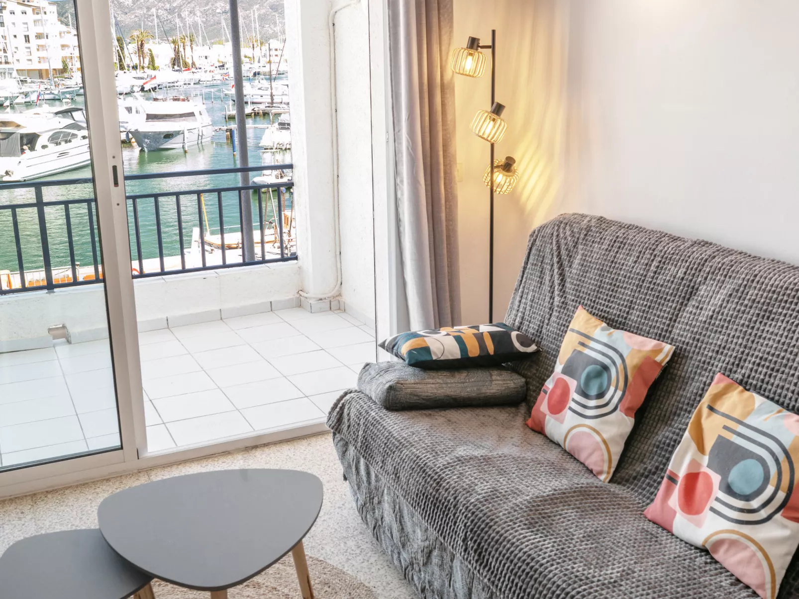 WELCS APARTAMENTO 100 EMP  con vistas al canal