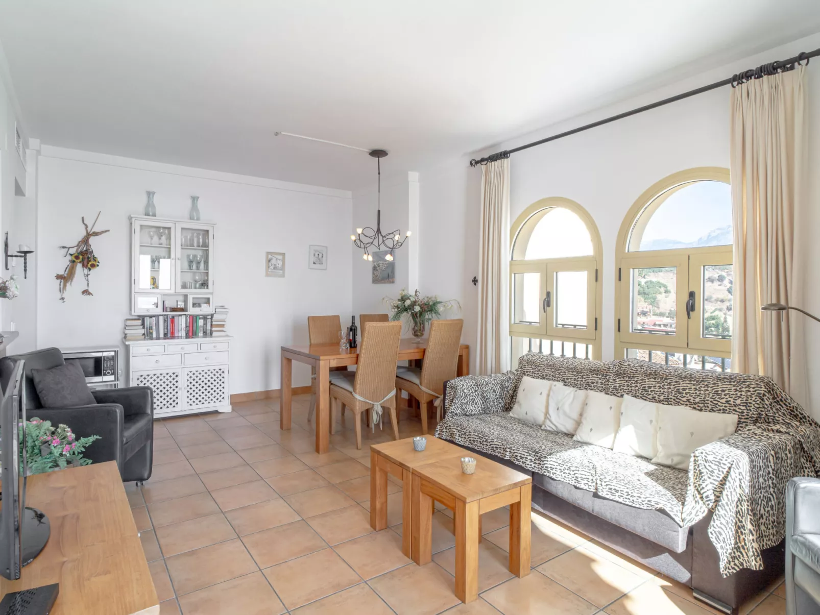 Tamango Hill Alcazaba B by Casasol - Binnen
