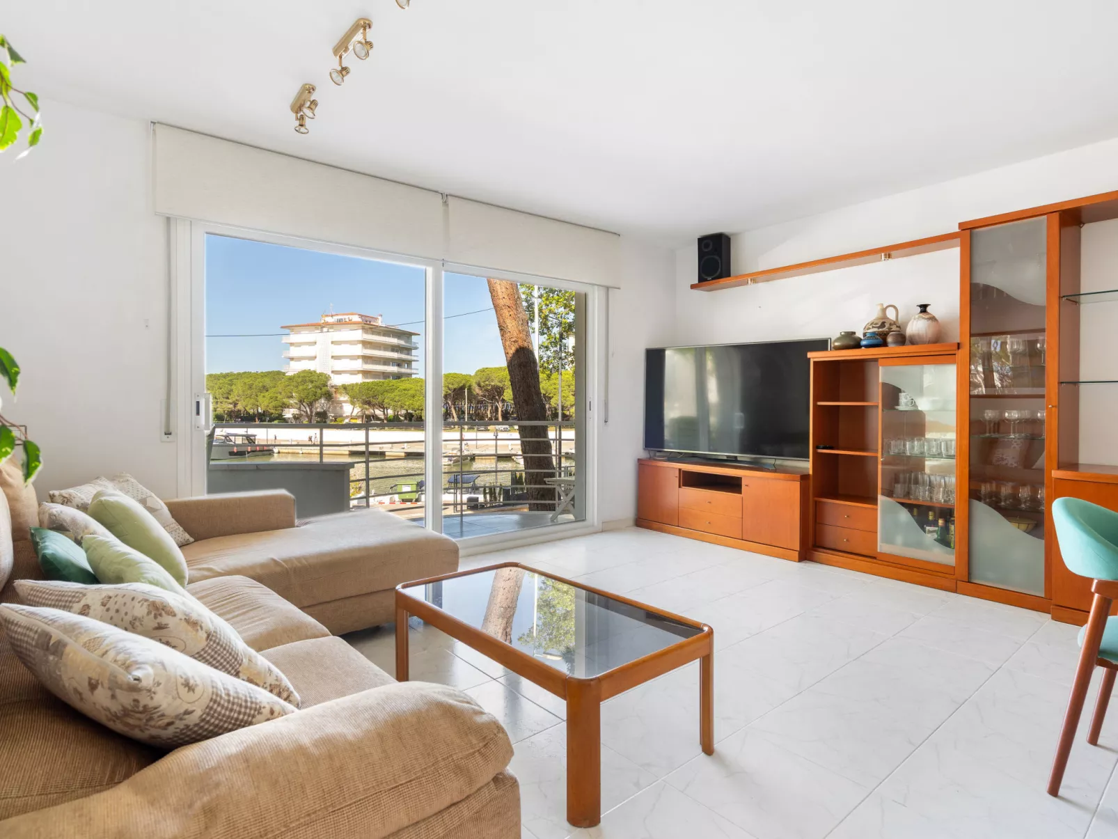 WELCS APARTAMENTO 170 PDA en el puerto - Binnen