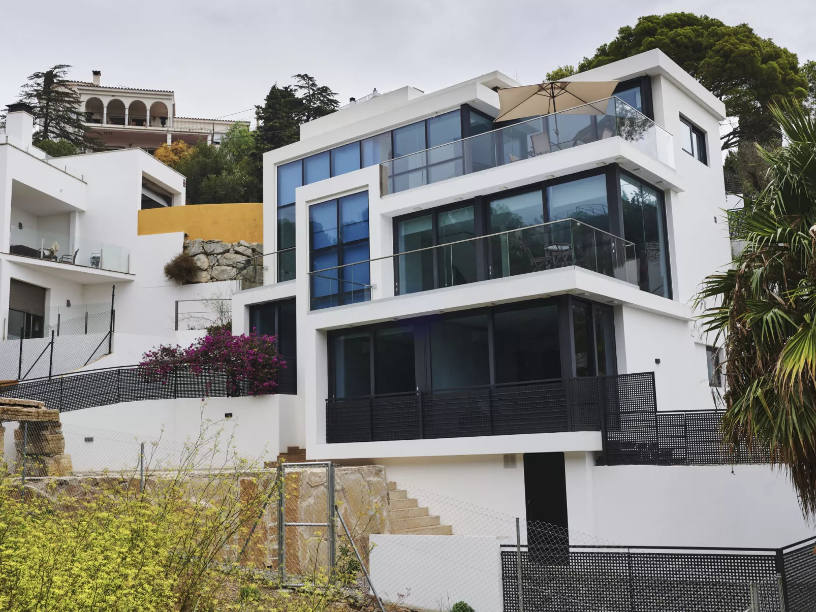 WELCS VILLA MODERNA 097 EMP con piscina - Buiten