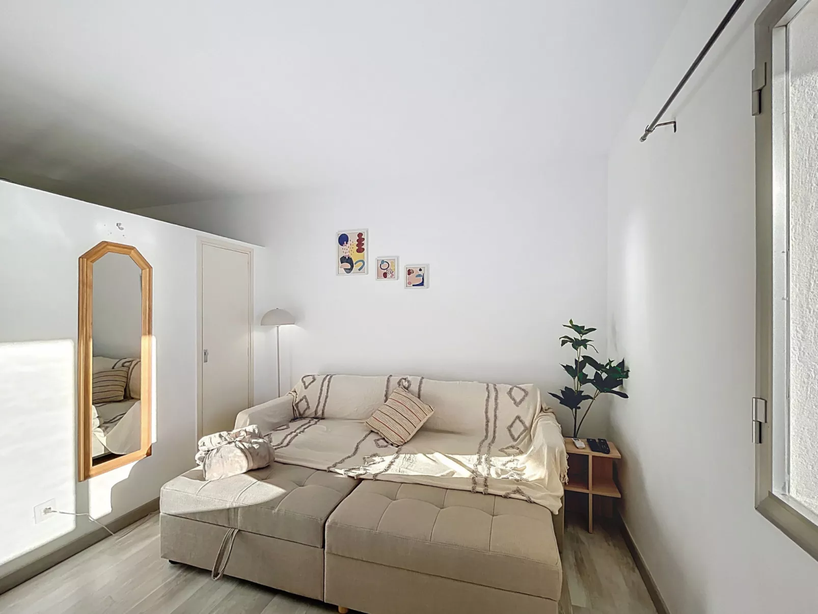 WELCS ESTUDIO 266 EMP con vista al mar - Binnen