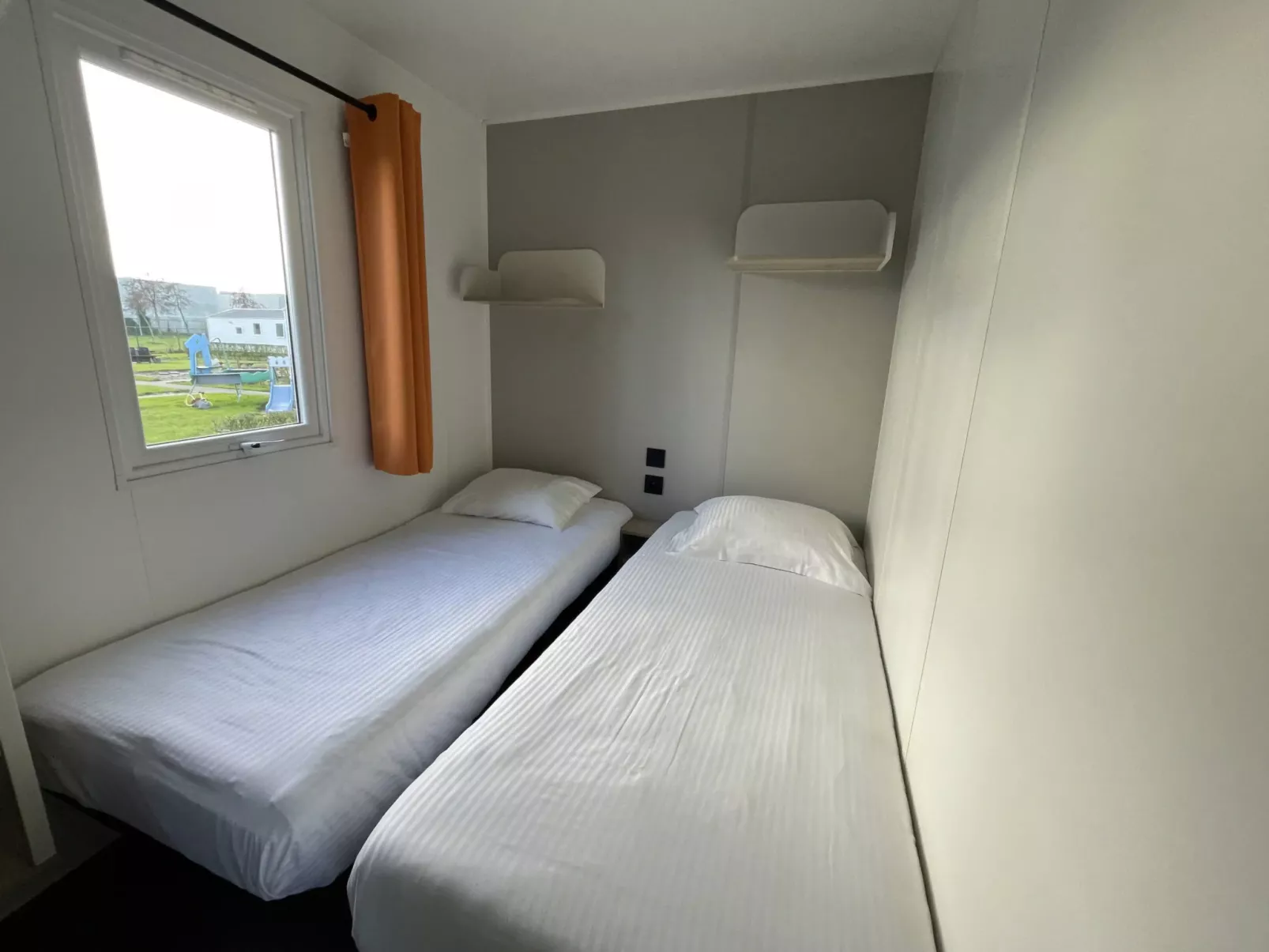 Vakantiepark Klein Strand - Comfort Chalet 4p - Binnen