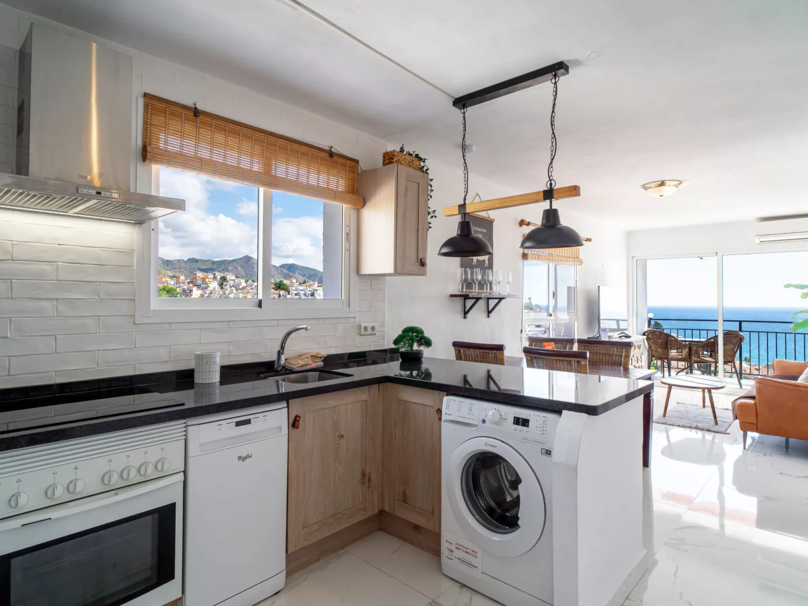 Miami 44 Seaview  by Casasol - Binnen