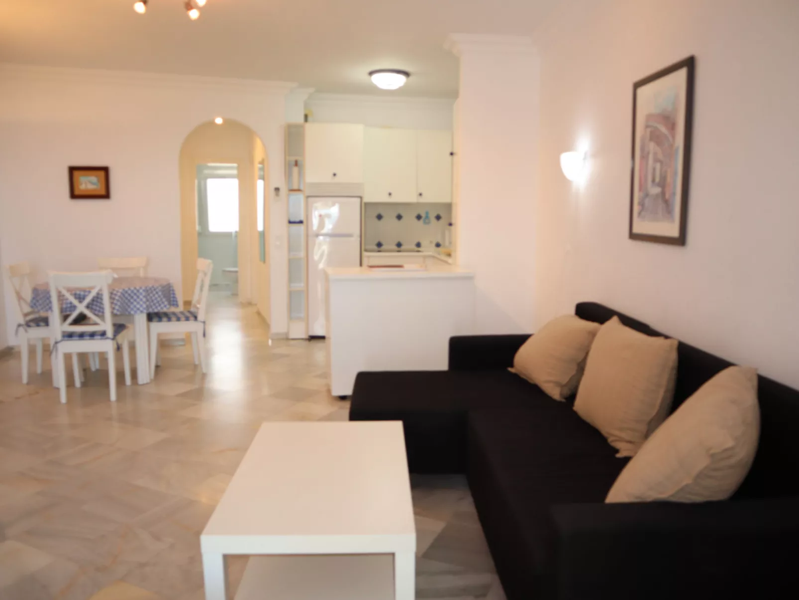 Stella Maris Beachfront 1B by Casasol - Binnen