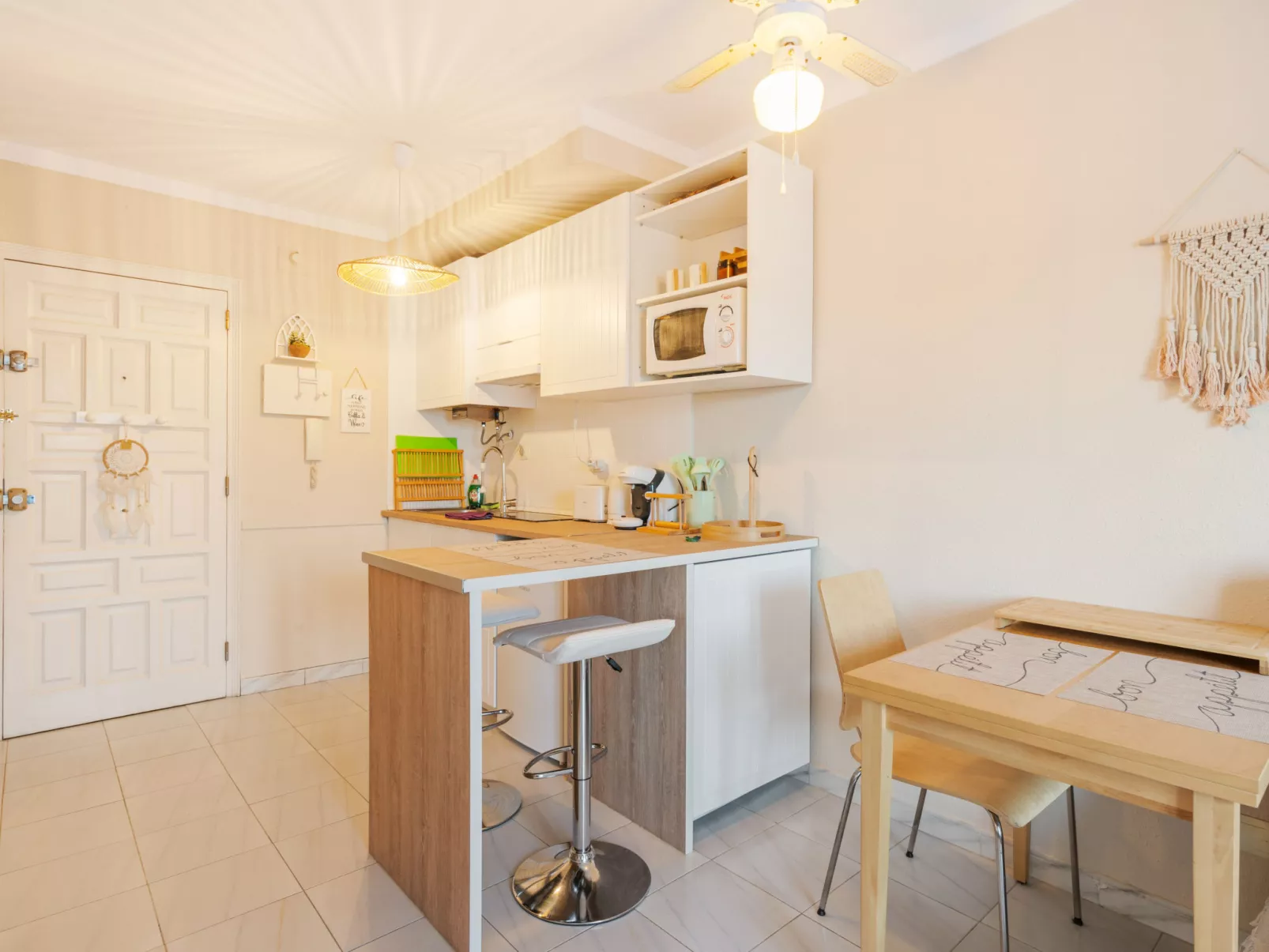 WELCS APARTAMENTO 055 EMP con terraza y vistas - Binnen