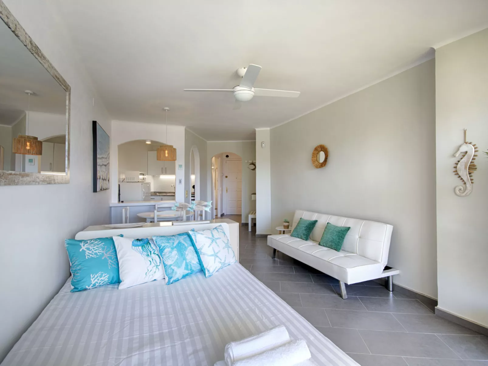 WELCS ESTUDIO PRECIOSO 049 EMP Frente al mar - Binnen