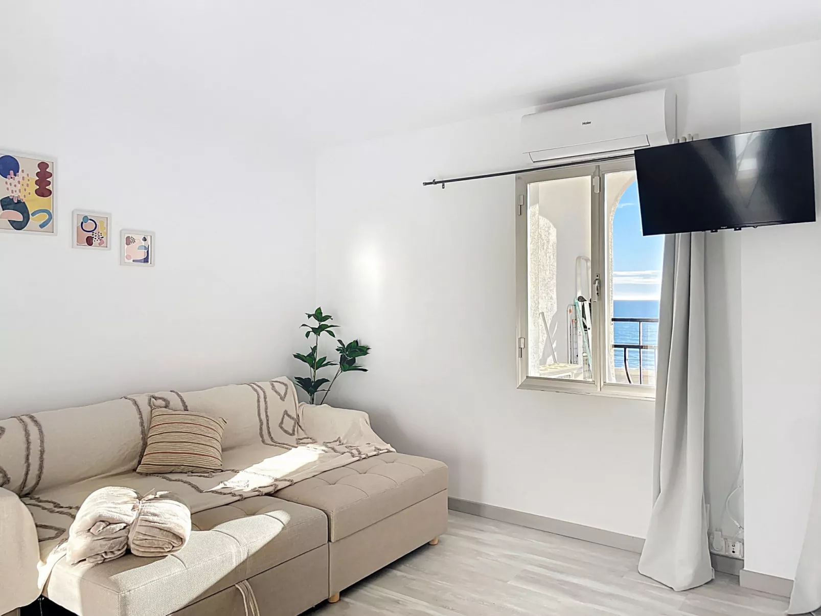 WELCS ESTUDIO 266 EMP con vista al mar - Binnen