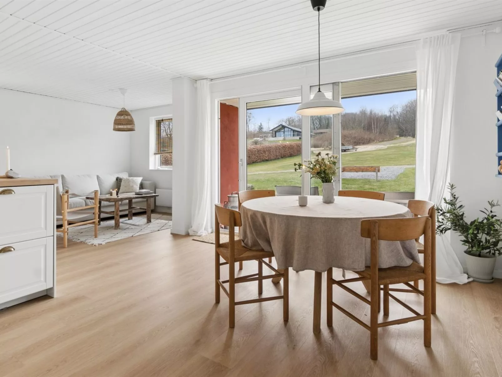 "Maksimilian" - 300m from the sea - Binnen