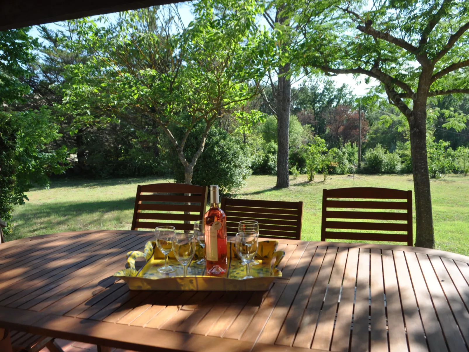 CLOS DES CHENES - Buiten