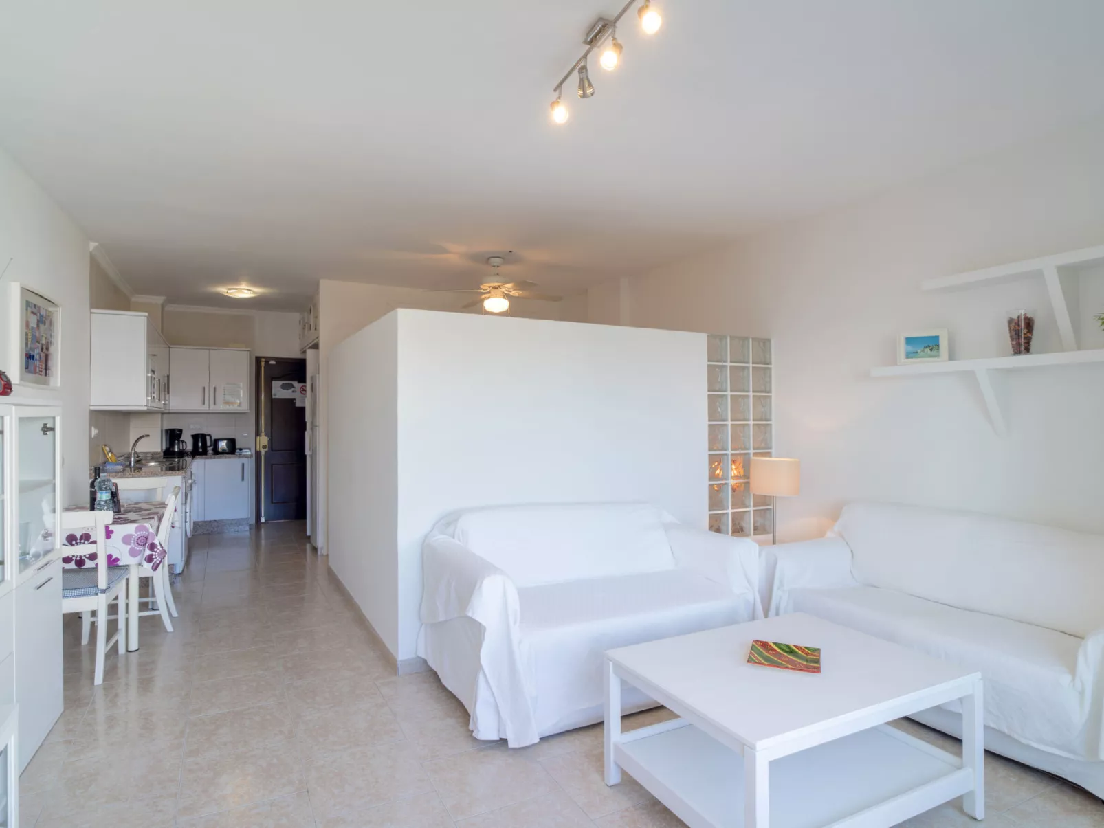 Carabeo 27 Studio by Casasol - Binnen