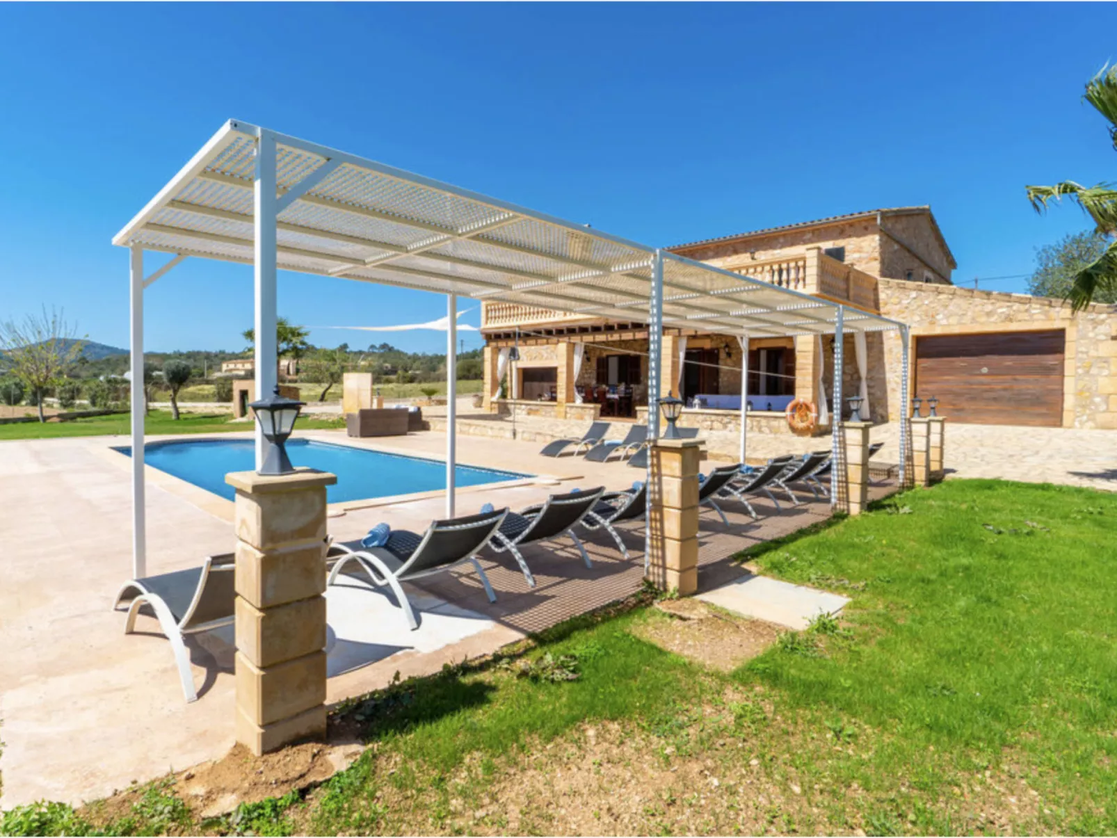 VILLA LORENZO MANACOR by PriorityVillas - Buiten