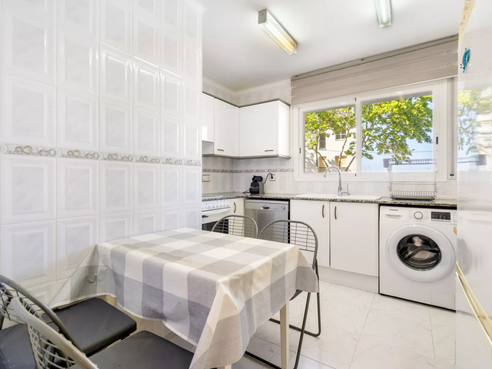 WELCS APARTAMENTO 170 PDA en el puerto - Binnen