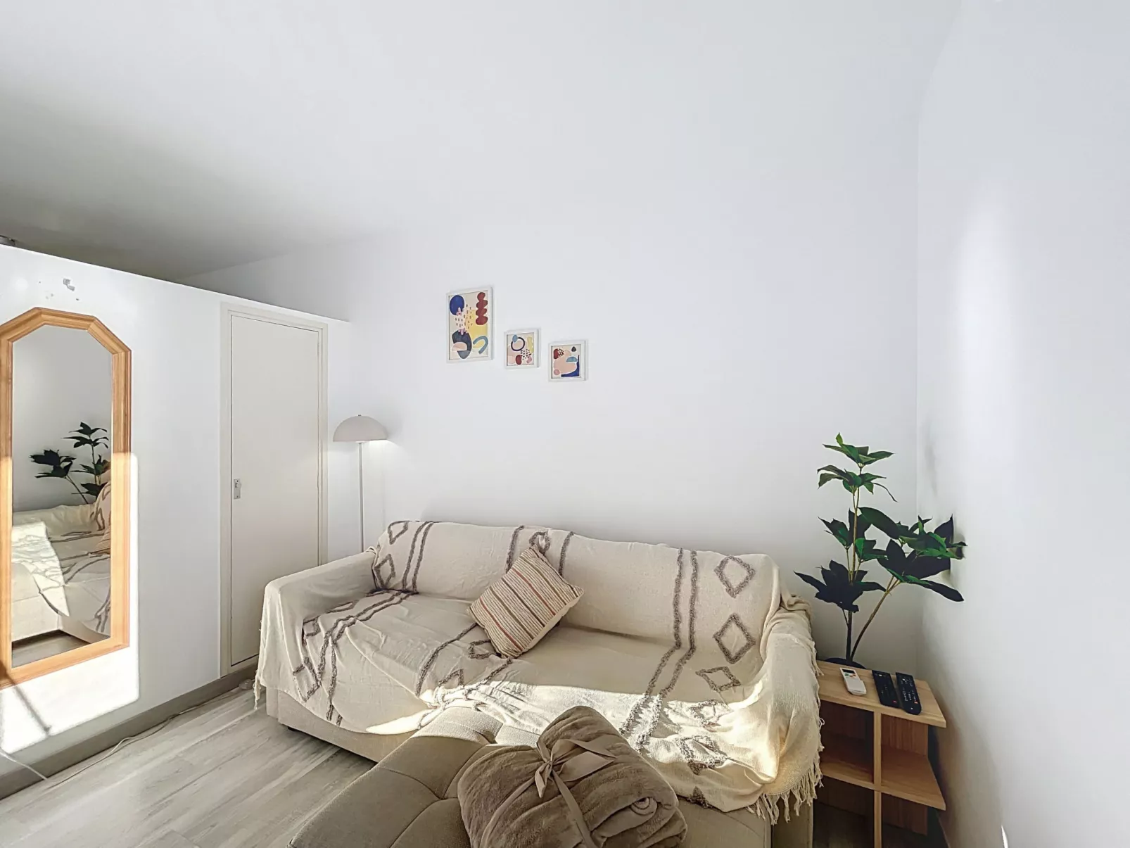 WELCS ESTUDIO 266 EMP con vista al mar - Binnen