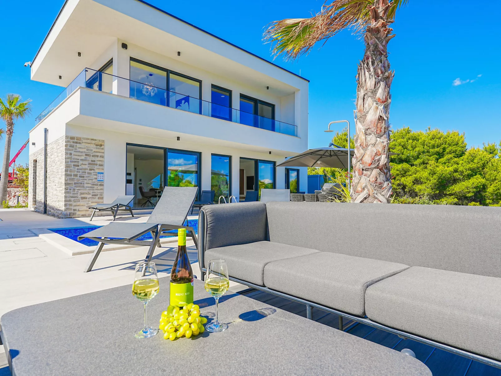 Primosten Hills - West - Binnen