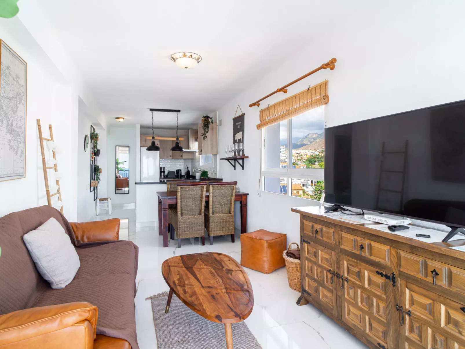 Miami 44 Seaview  by Casasol - Binnen