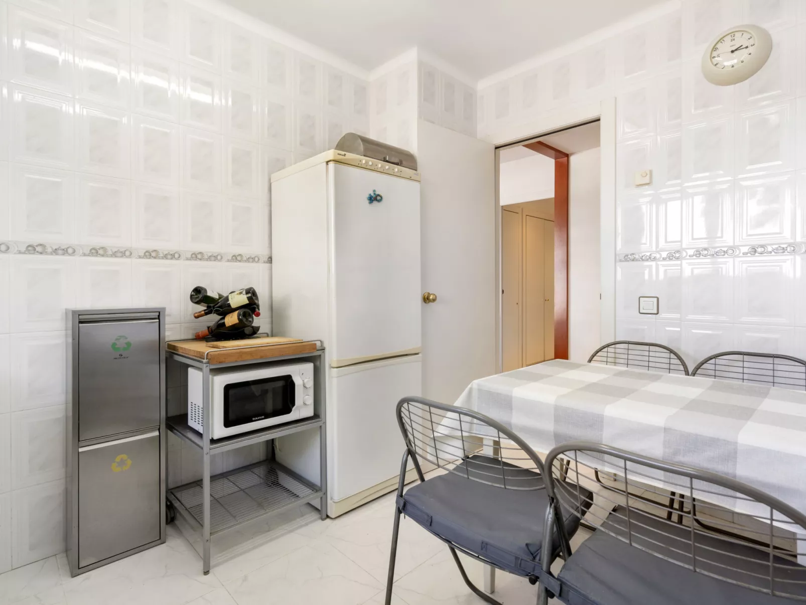 WELCS APARTAMENTO 170 PDA en el puerto - Binnen