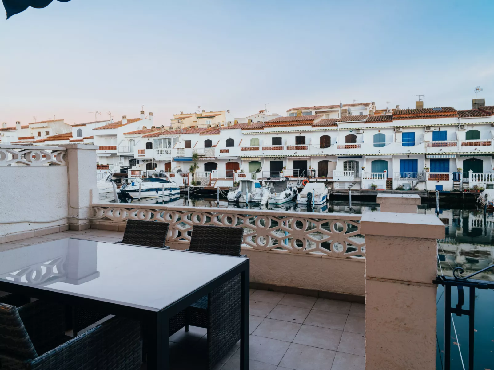 WELCS APARTAMENTO 199 EMP frente al Canal - Buiten