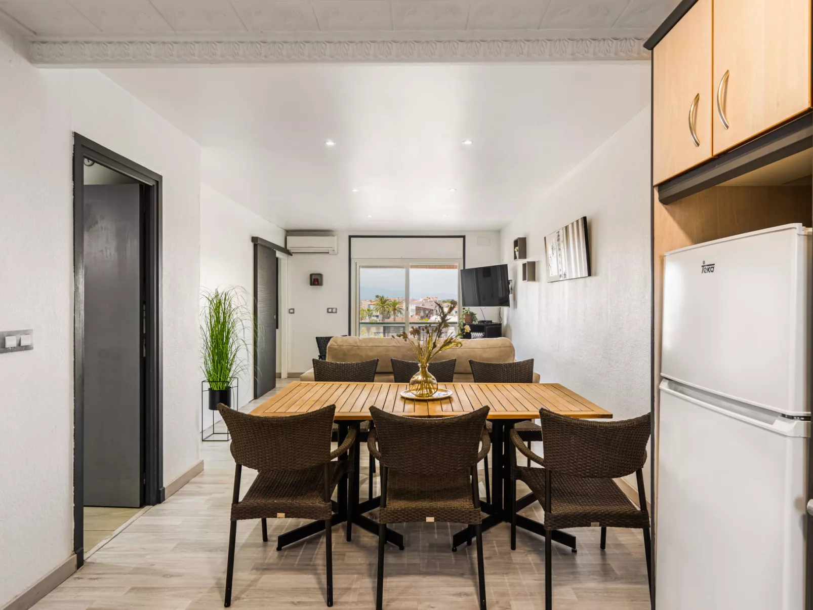 WELCS APARTAMENTO 012 EMP en el centro de Empuri - Binnen