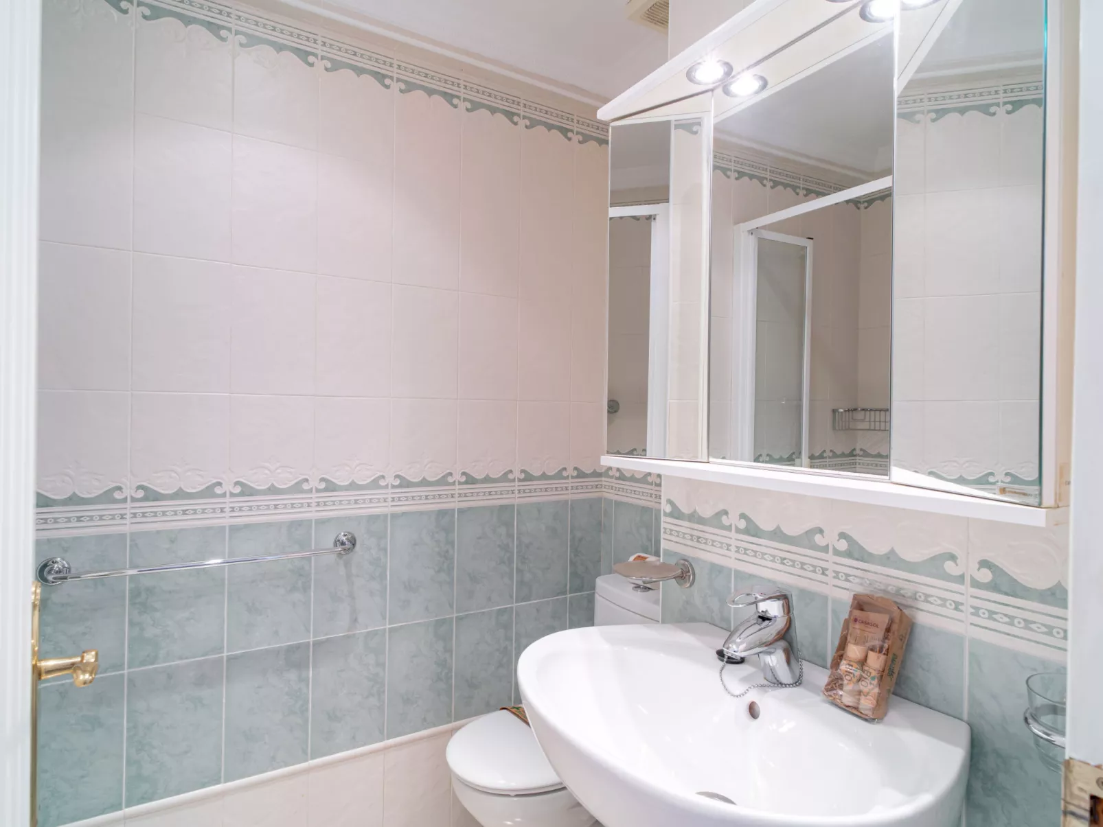 Urban Alhambra Studio by Casasol - Binnen