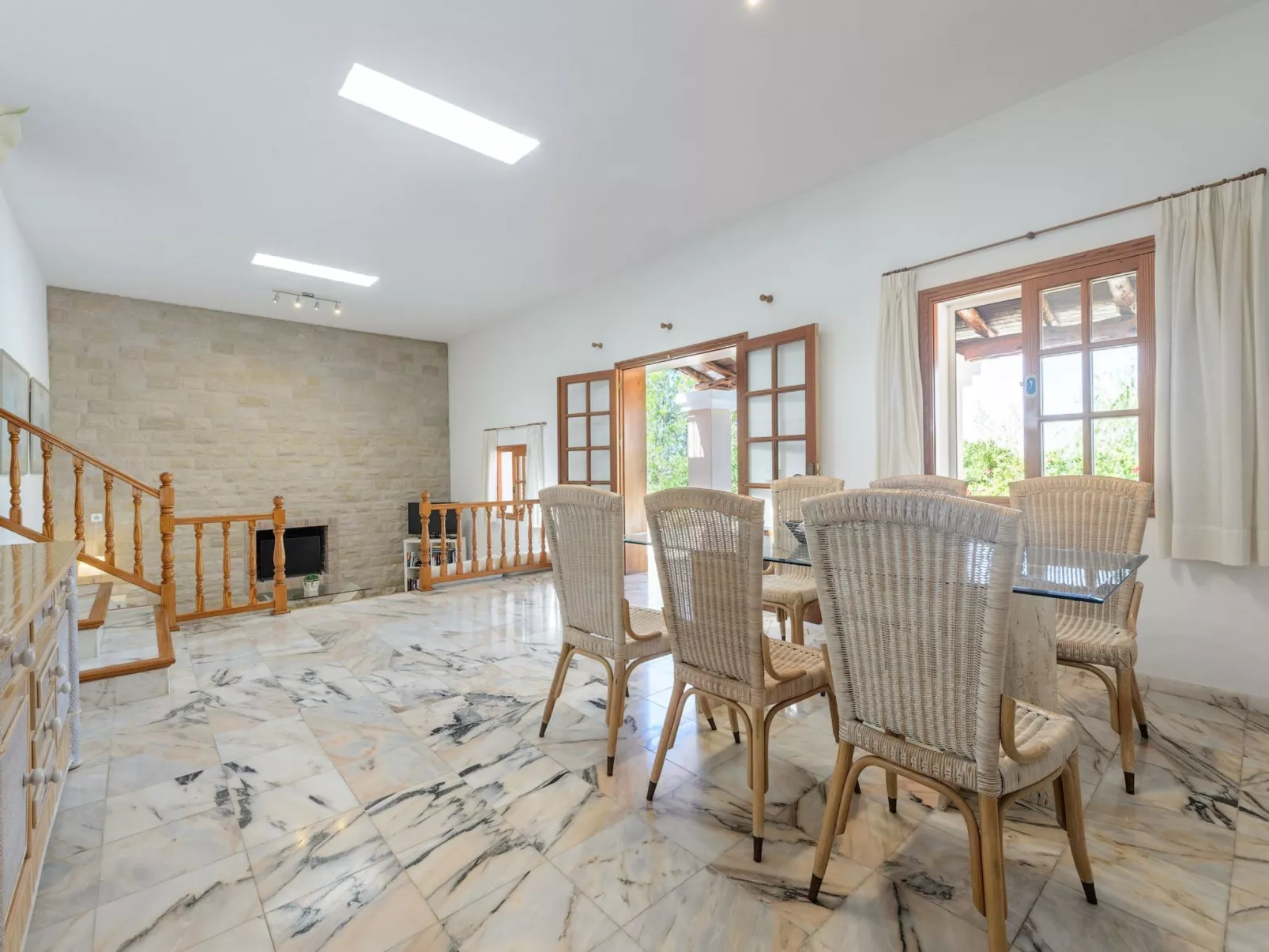 VILLA SA DESCUBERTA - Binnen