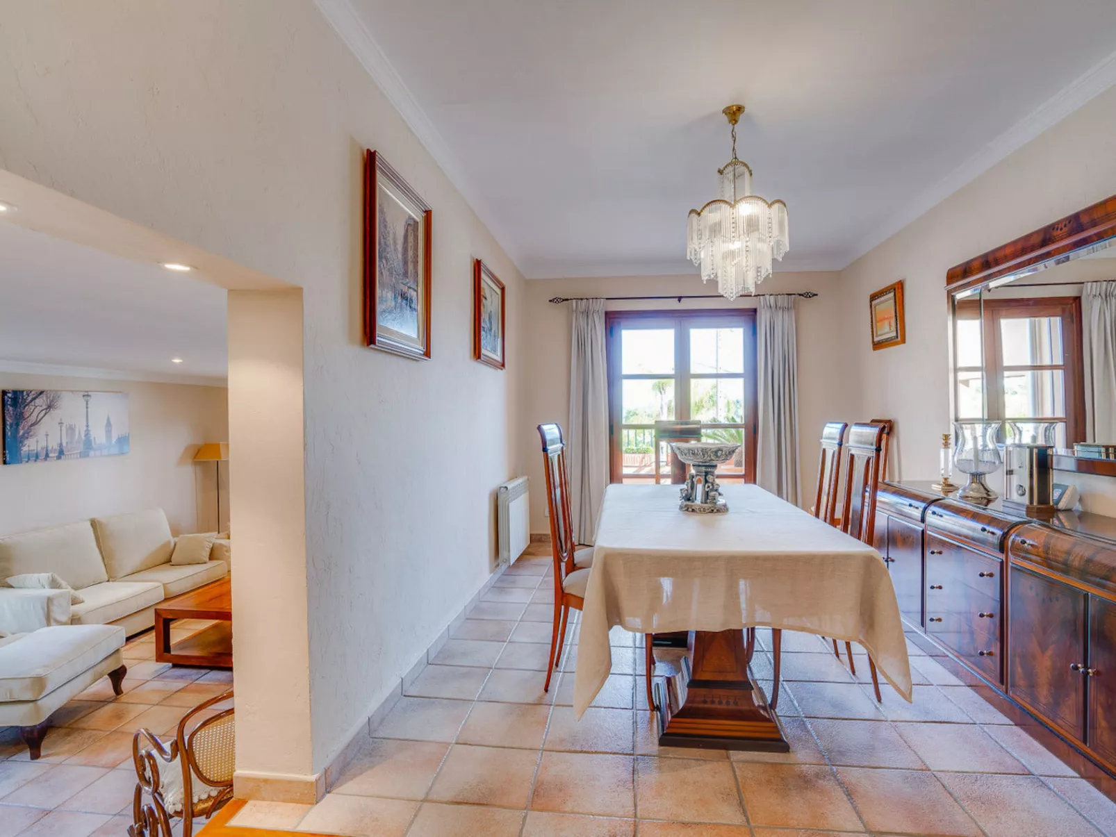 VILLA PORTALS NOUS by Priority Villas - Binnen