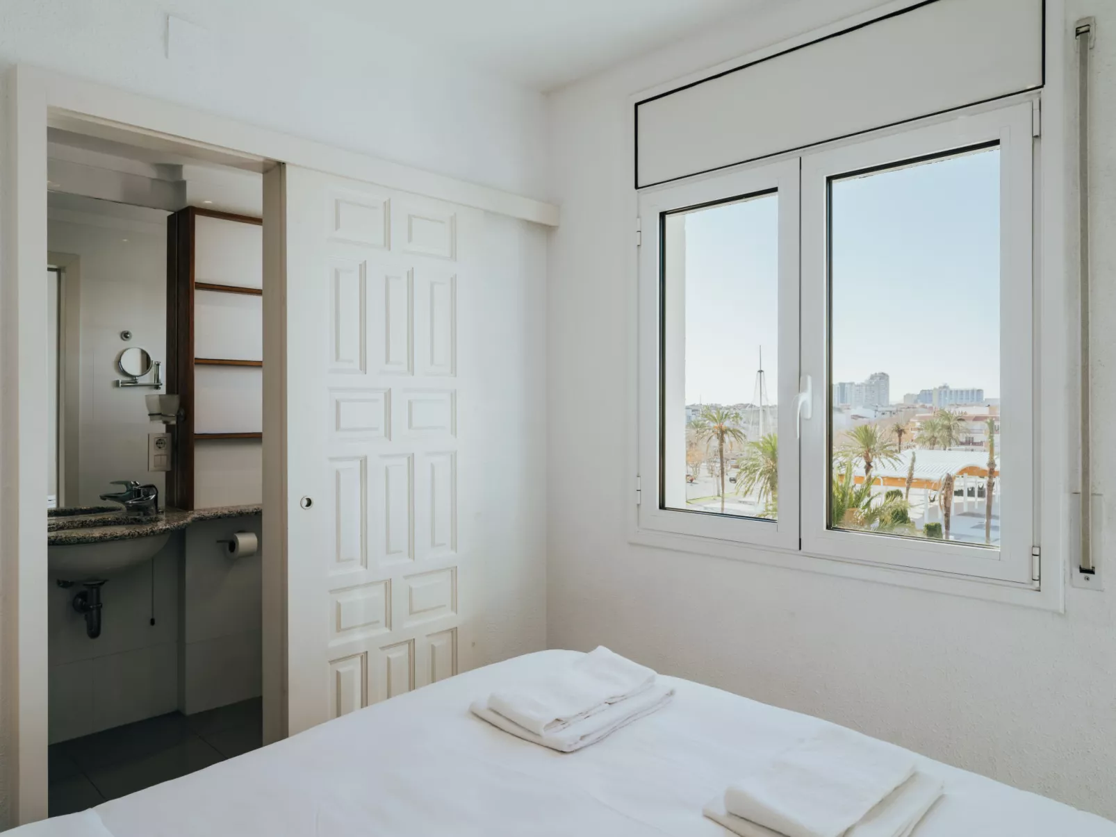 WELCS APARTAMENTO 202 EMP CON VISTAS AL CANAL - Binnen