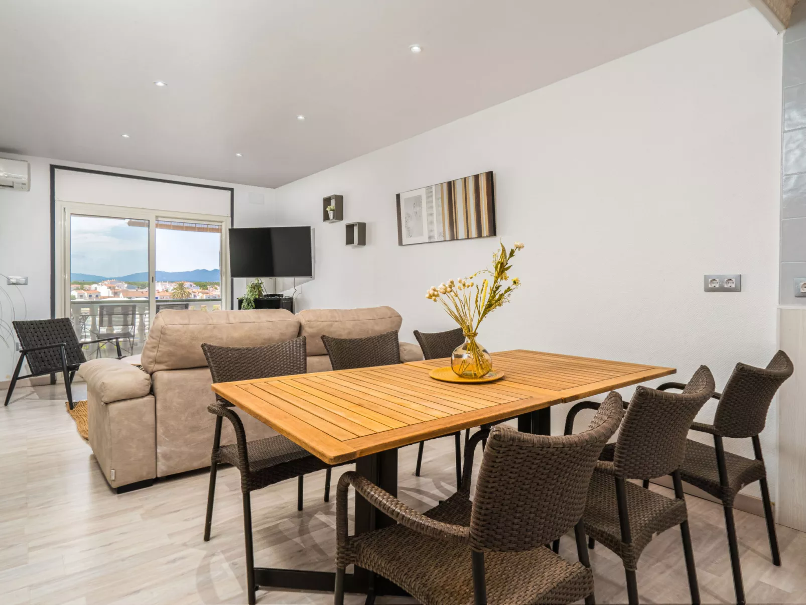 WELCS APARTAMENTO 012 EMP en el centro de Empuri - Binnen